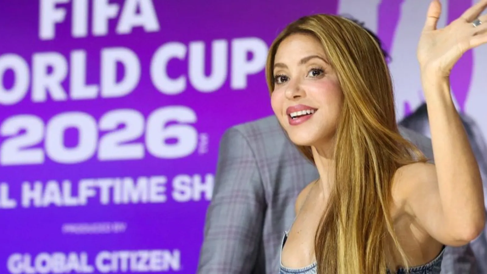 Shakira koraa asenni: Spain bɛsan ama no sika kɛse